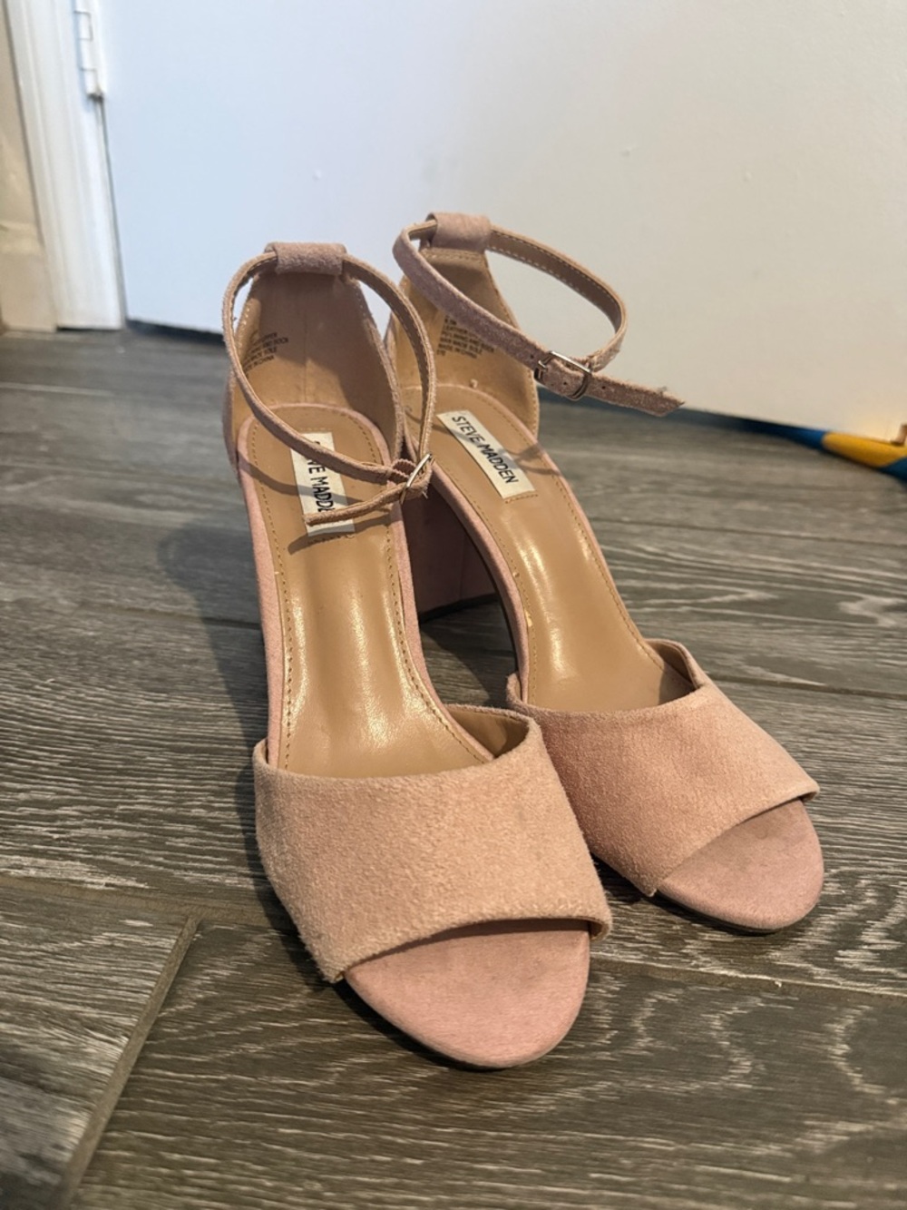 Steve Madden Mirna Dusty Pink Suede Block Heel Sandals
